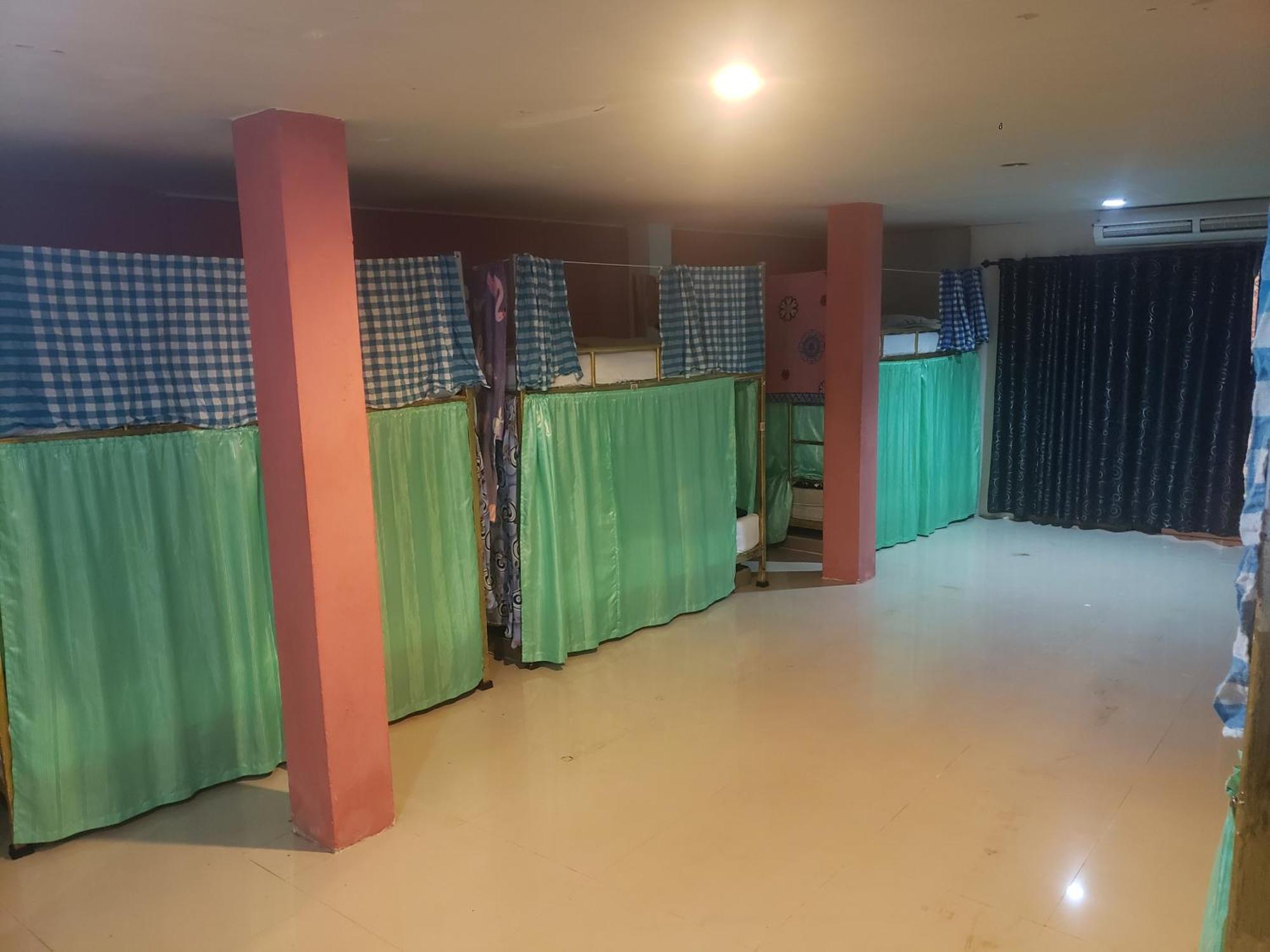 Lucky Dorm Hostel Phi Phi Don Exterior photo